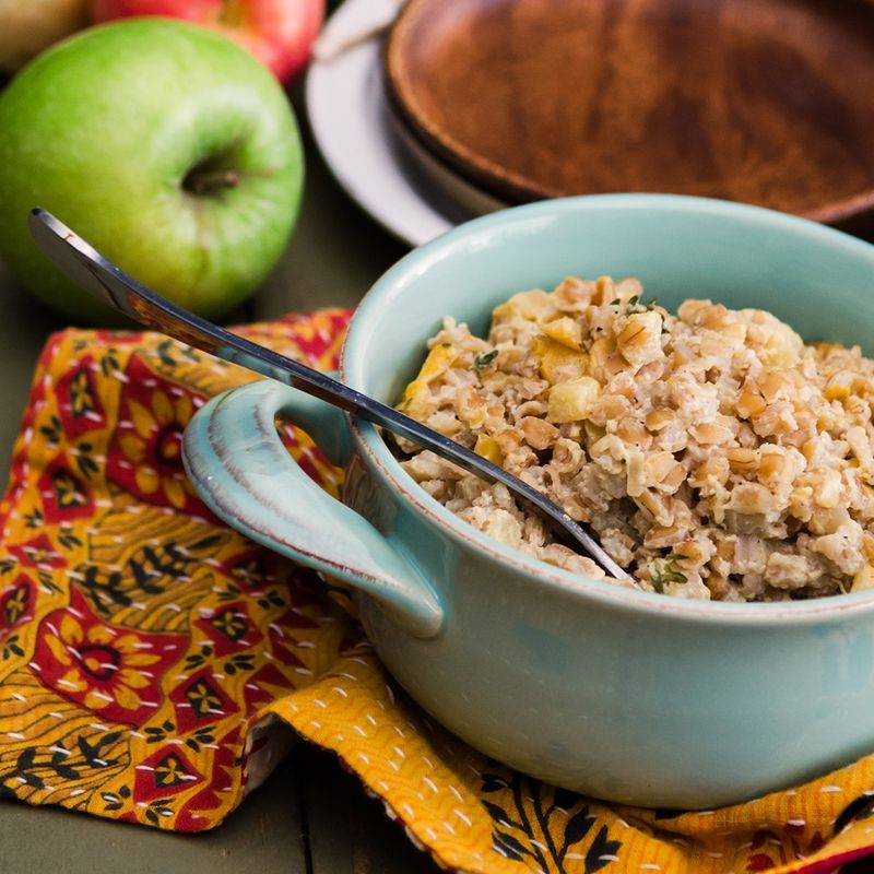 Apple and Cinnamon Oatmeal