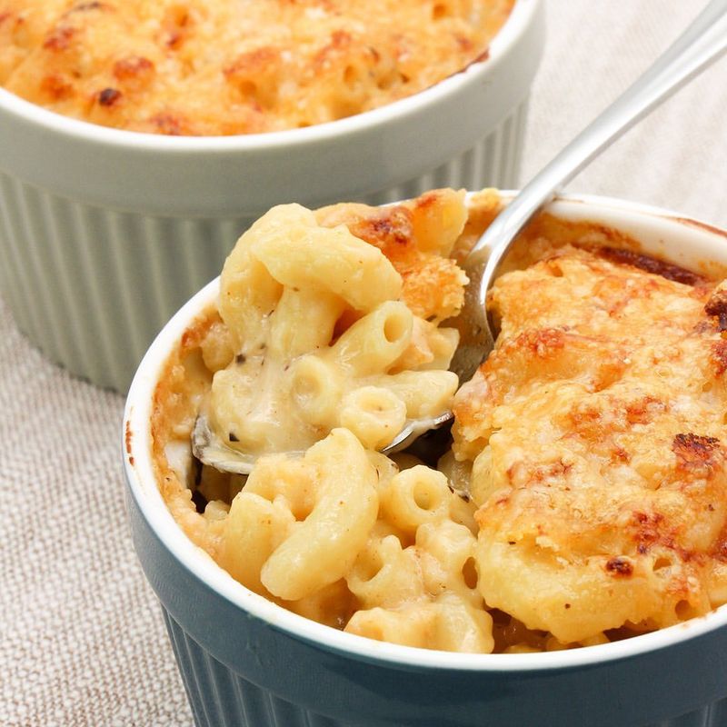 Classic Macaroni and Cheese Casserole