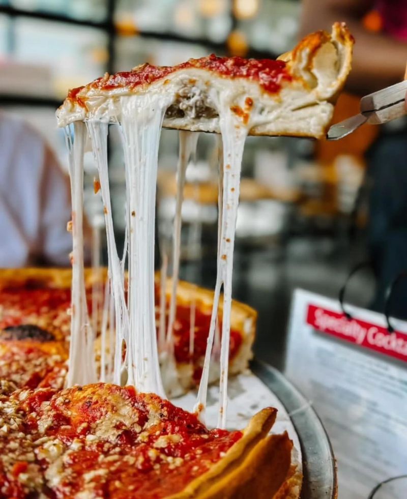 Illinois: Deep Dish Pizza