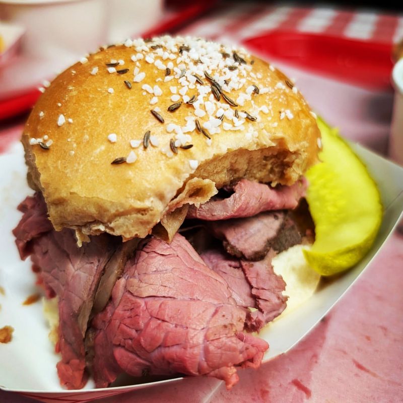 New York: Beef on Weck