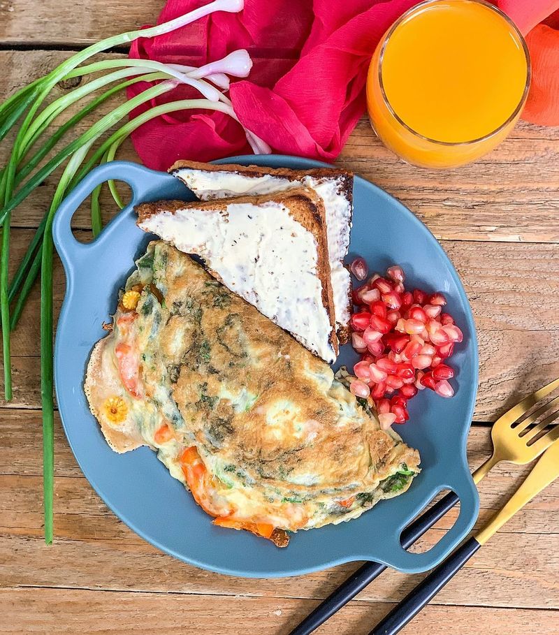 Vegetable Omelet with Cheese