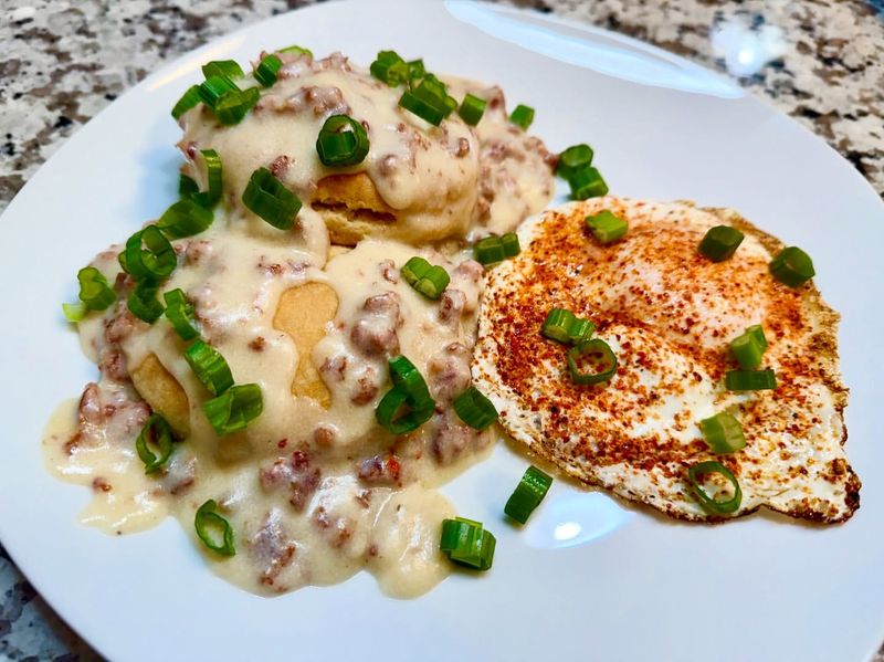 Mississippi: Biscuits and Gravy