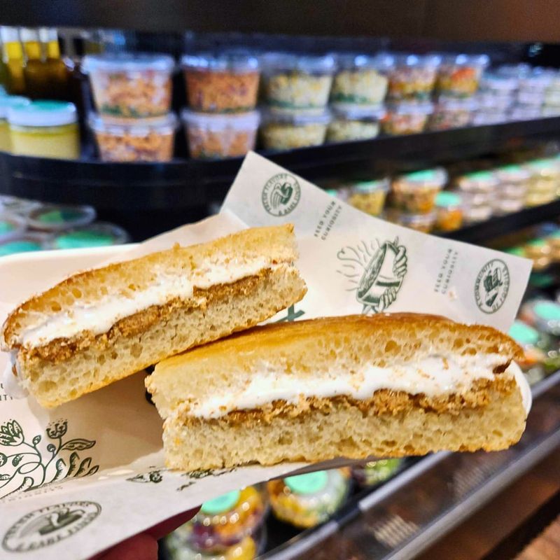 Massachusetts: Fluffernutter Sandwich