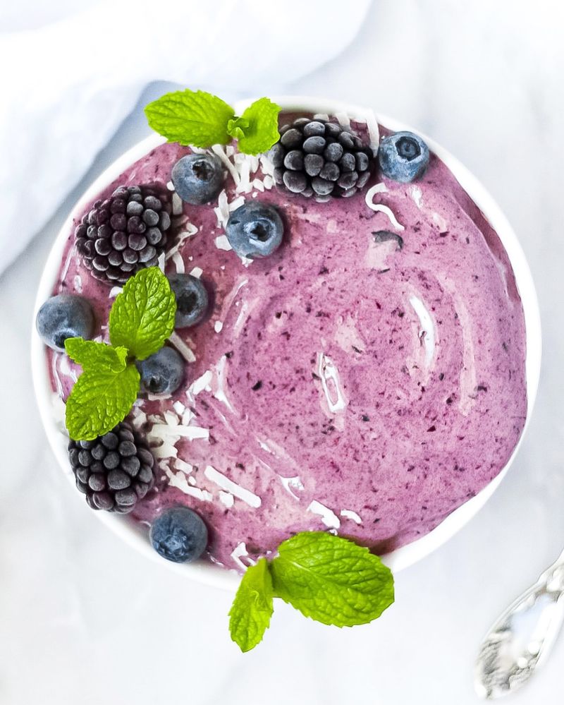 Berry and Spinach Smoothie Bowl