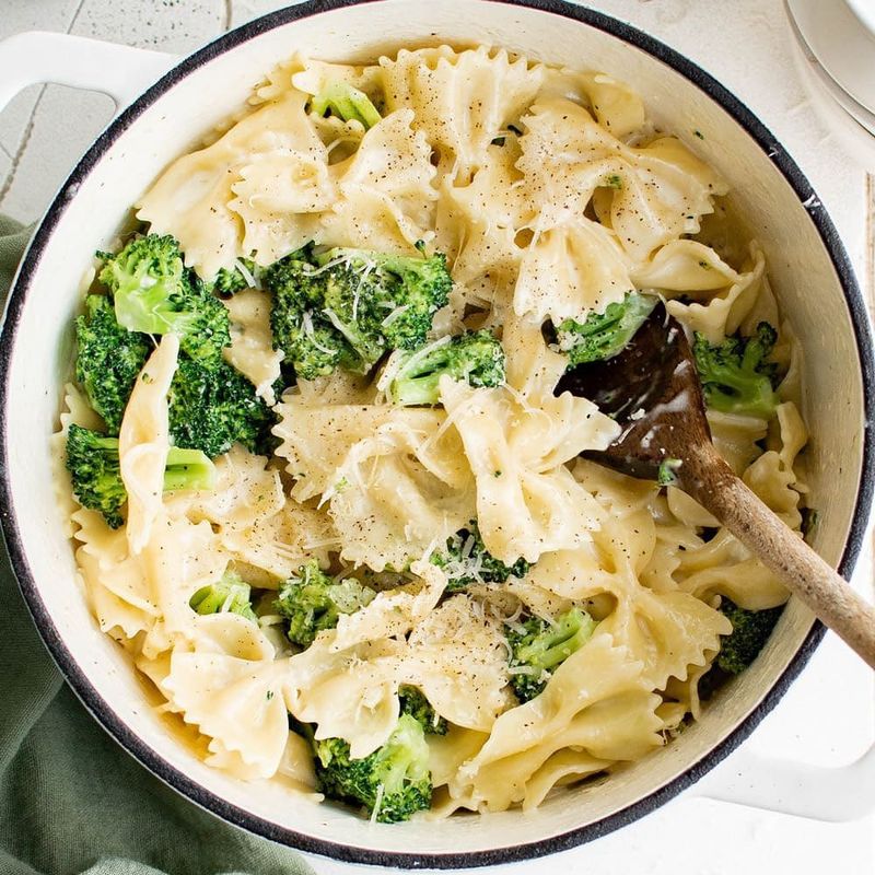 Cheesy Broccoli Pasta Bake
