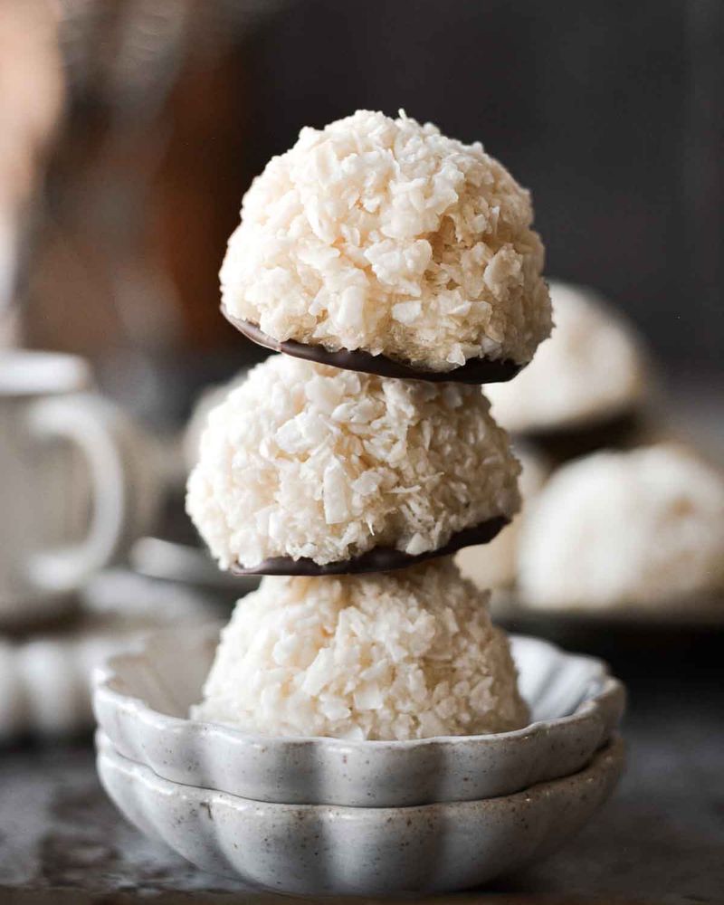 Coconut Macarons