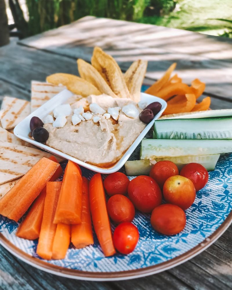 Hummus with Veggie Sticks