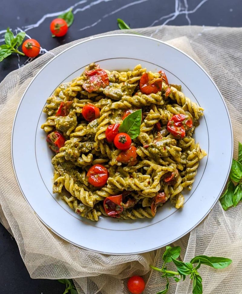 Pesto Pasta with Cherry Tomatoes