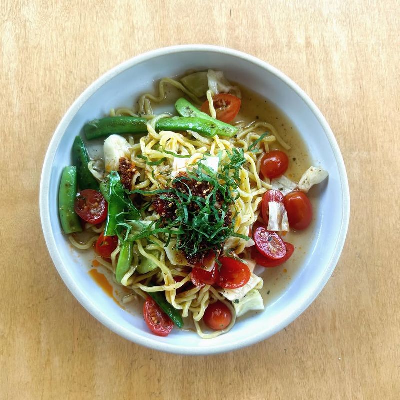 Pesto Ramen with Cherry Tomatoes