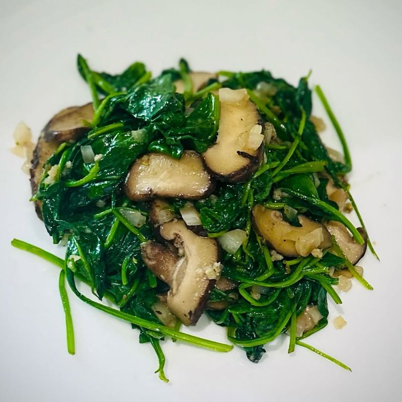 Spinach and Mushroom Sauté