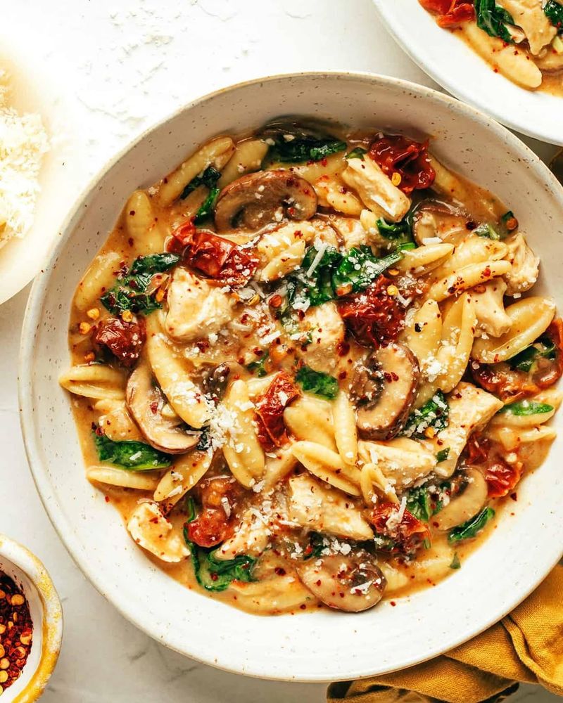 Sundried Tomato and Spinach Pasta
