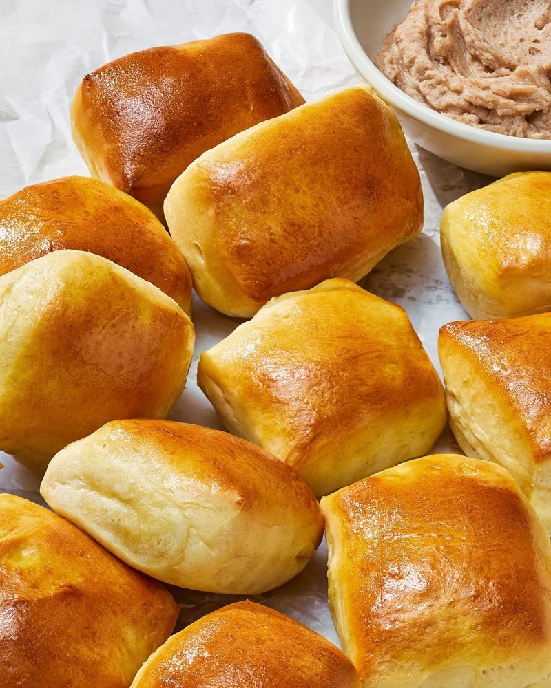 Texas Roadhouse's Rolls with Cinnamon Butter