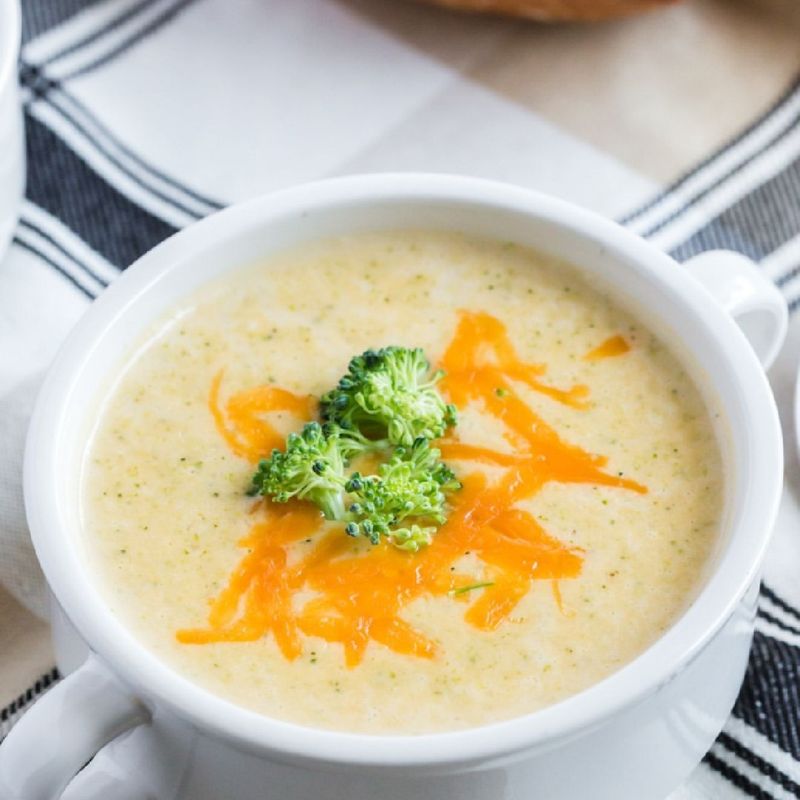 Instant Pot Broccoli Cheddar Soup