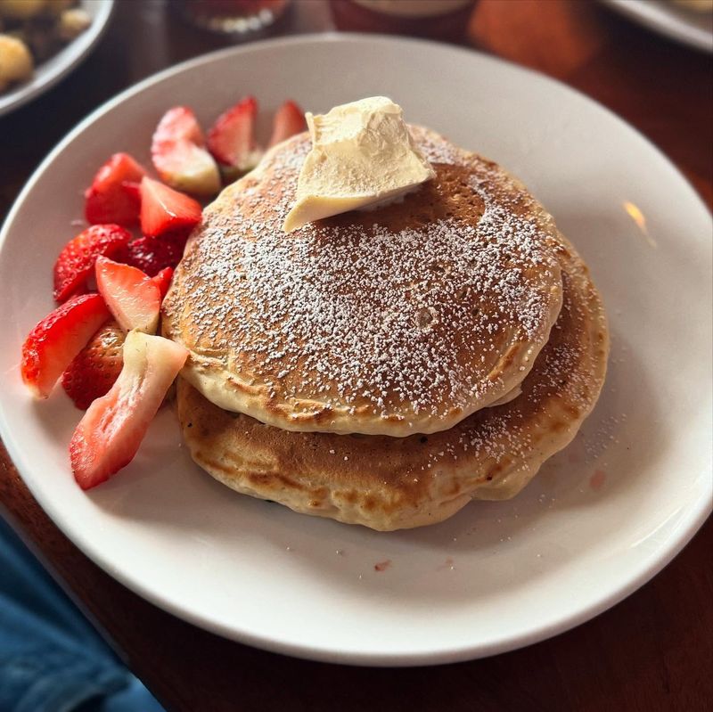 Classic Fluffy Vegan Pancakes