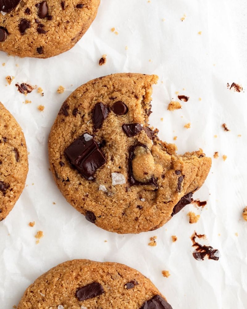 Almond Flour Chocolate Chip Cookies