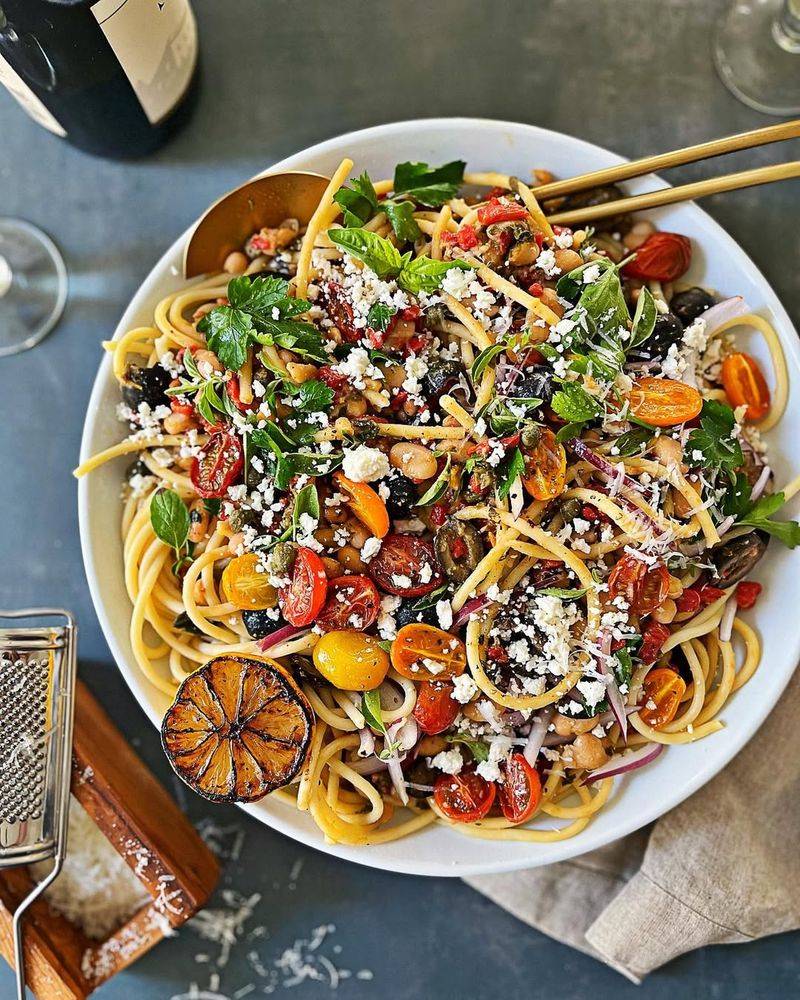 Bucatini with Roasted Garlic