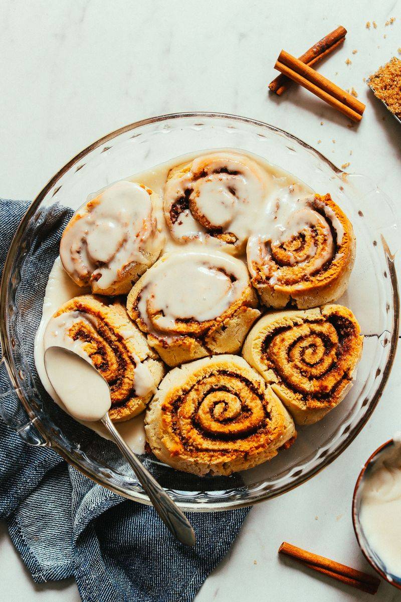 Simple Mills Almond Flour Cinnamon Rolls