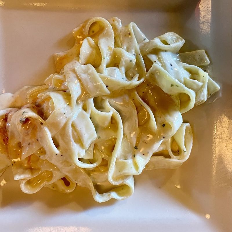 Fettuccine Alfredo at Bruno’s Little Italy (Little Rock)
