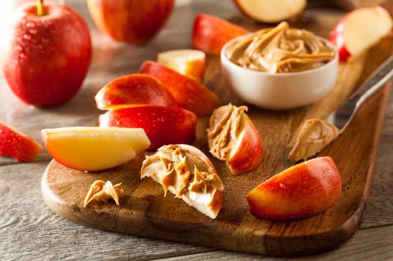 Apple Slices with Peanut Butter (Thin Spread)