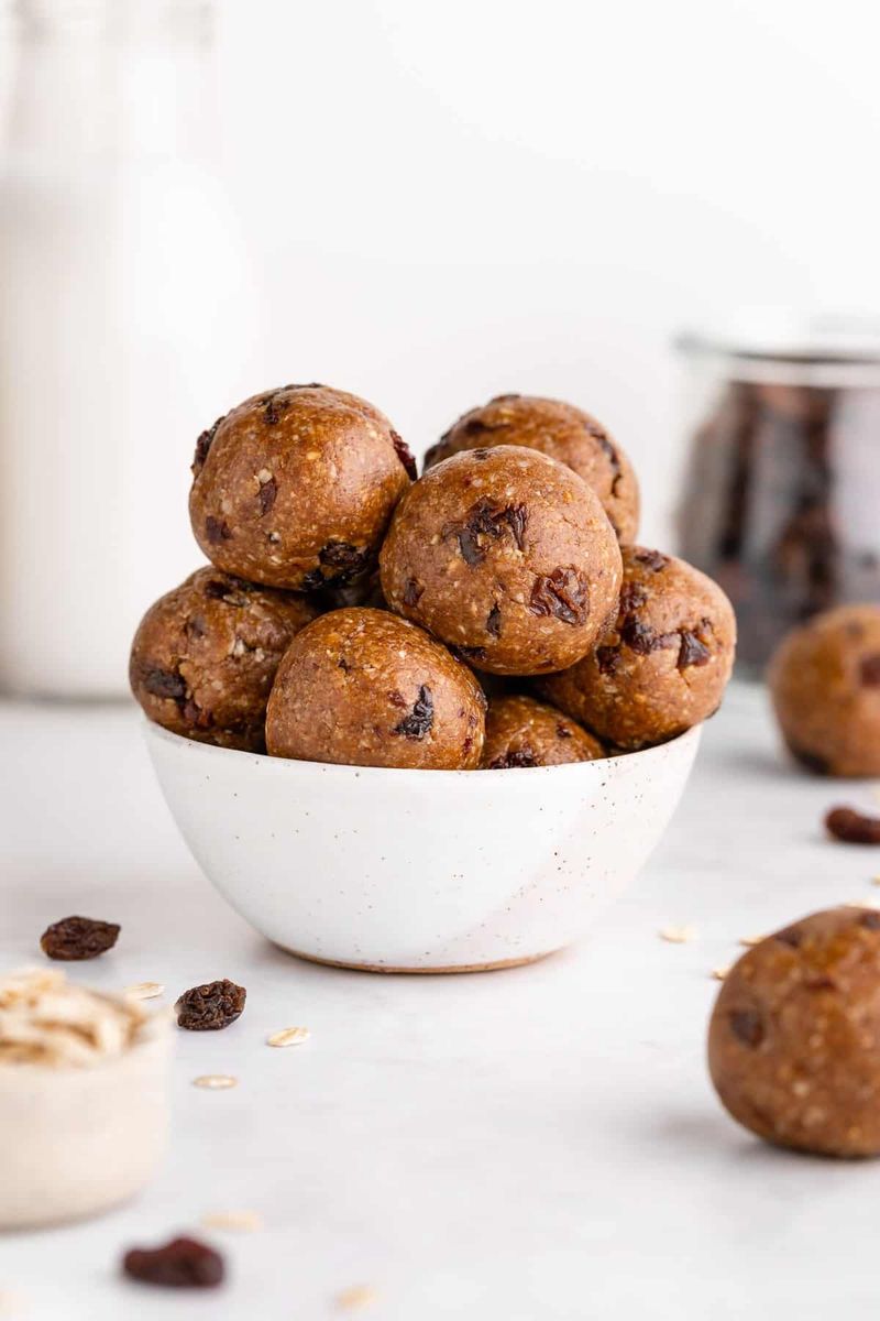 Oatmeal Raisin Energy Bites