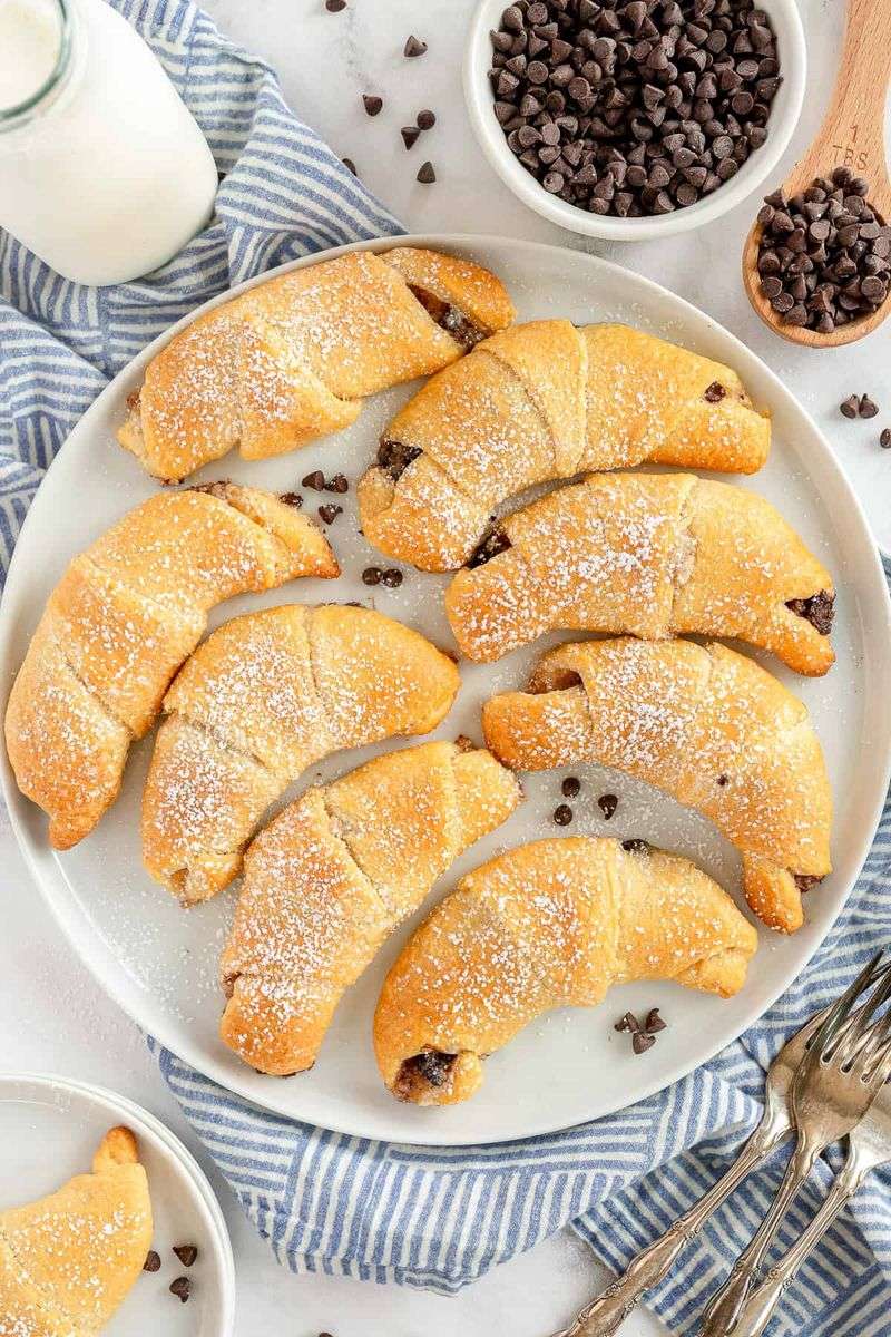 Chocolate Crescent Roll-Ups