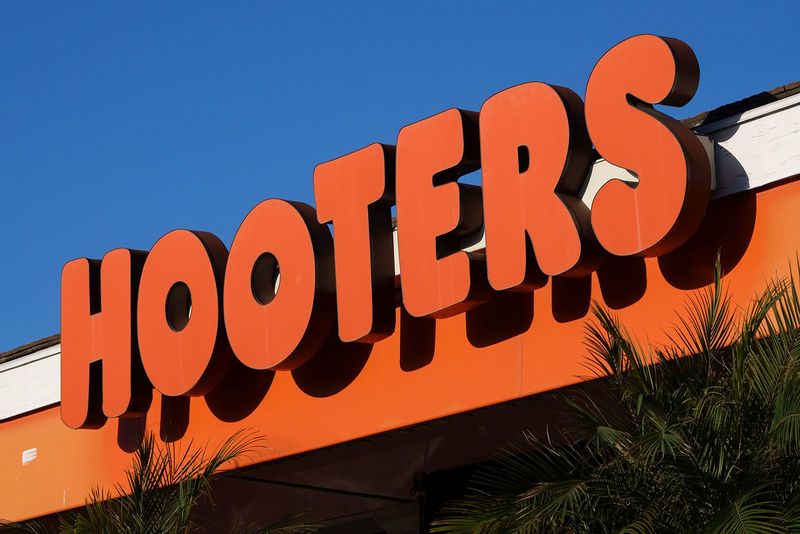 Hooters