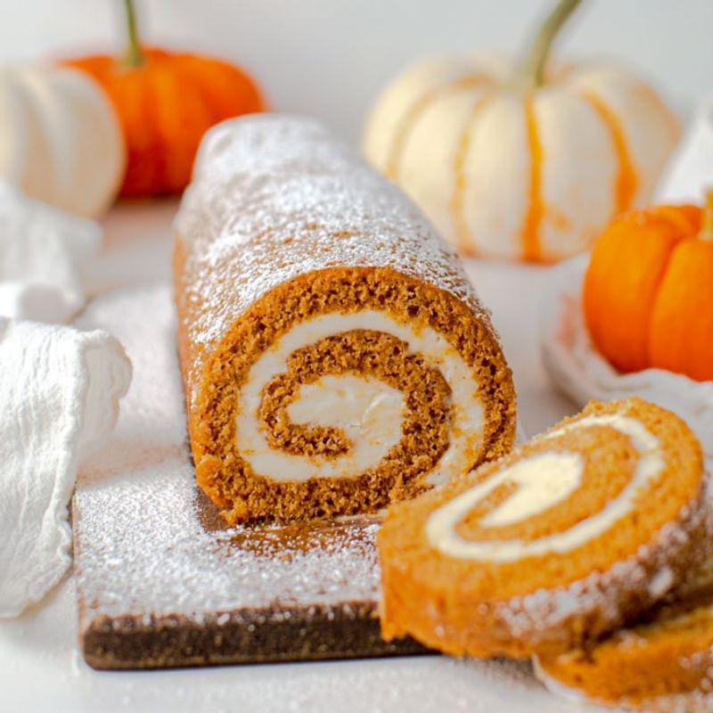 Pumpkin Roll with Cream Cheese Filling