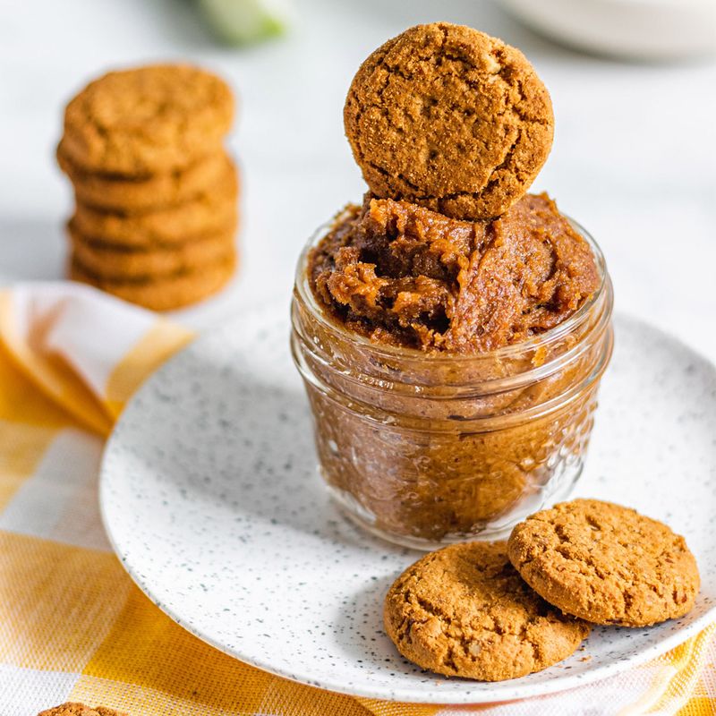 Simple Mills Crunchy Toasted Pecan Cookies