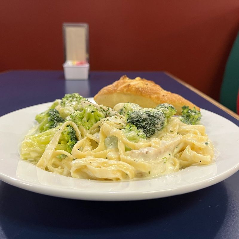 Shrimp and Pasta Alfredo at Il Giorgione (Charleston)