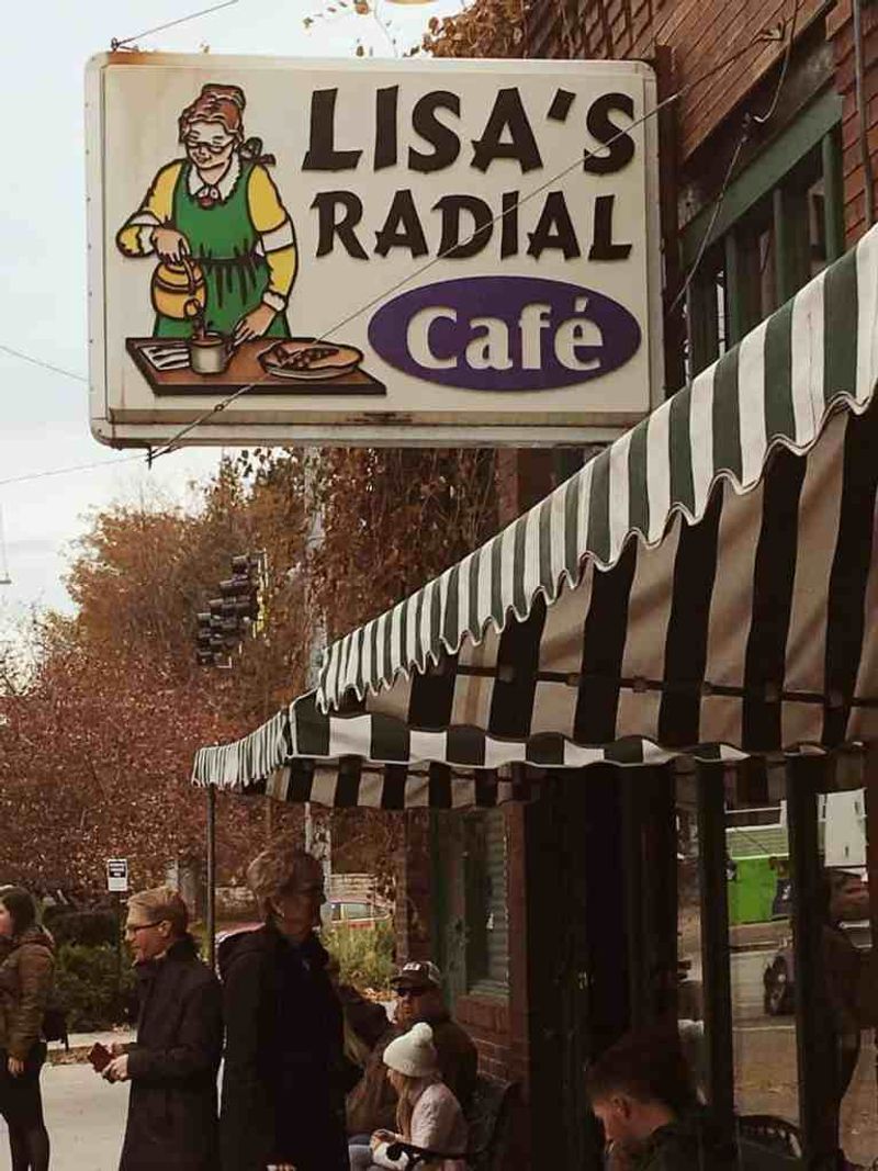 Nebraska: Lisa's Radial Cafe