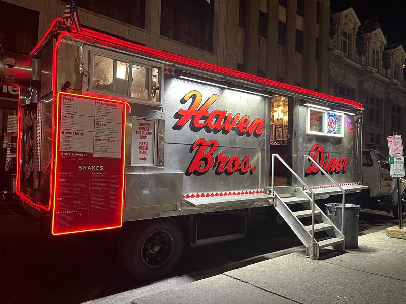 Rhode Island – Haven Brothers Diner
