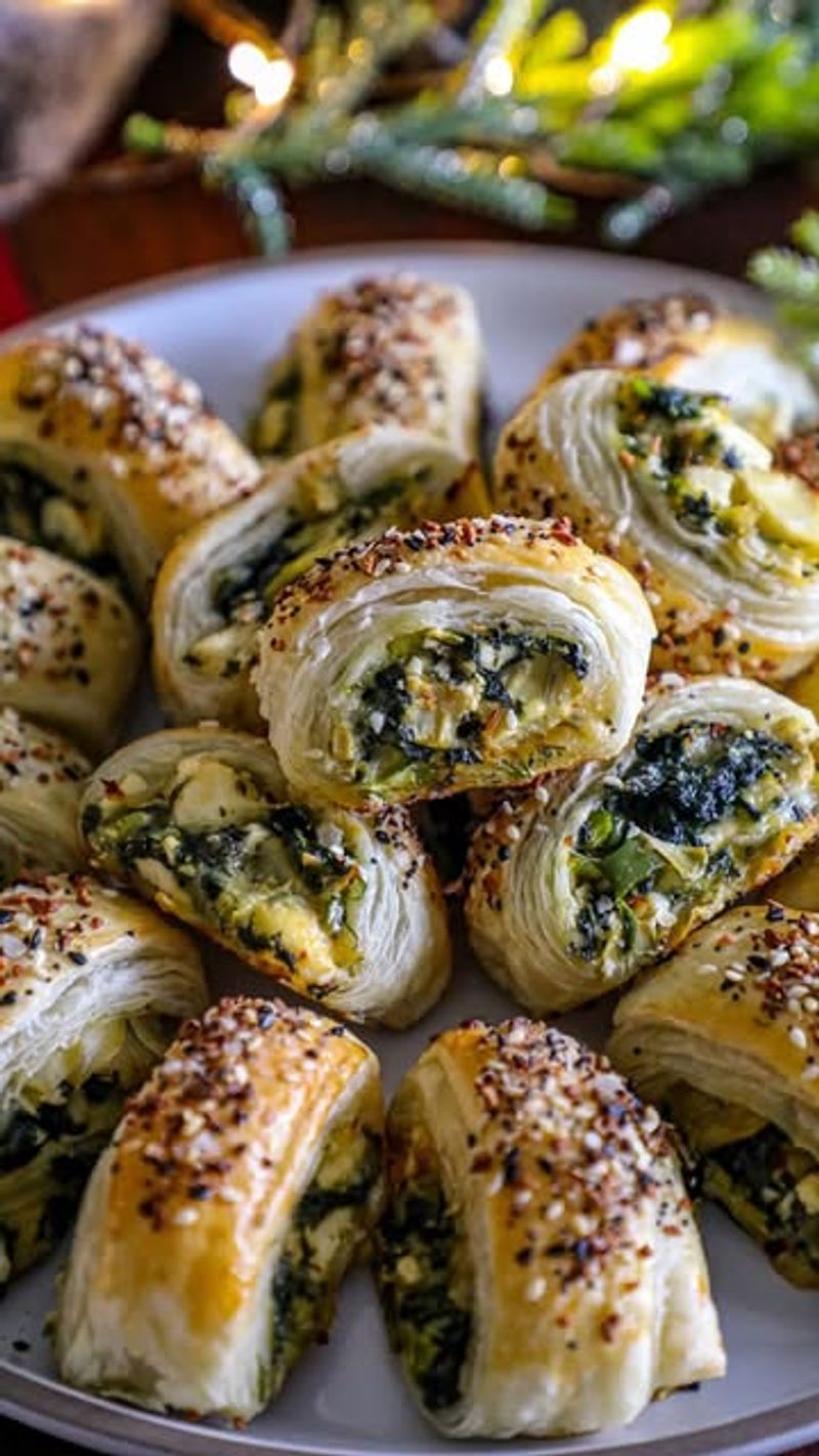 Cheesy Spinach Puff Pastry Bites