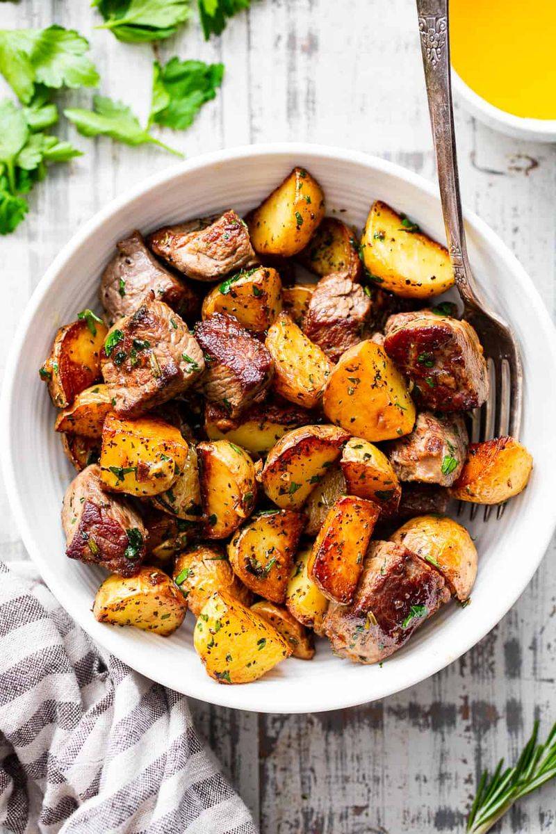 Garlic Butter Steak Bites with Potatoes