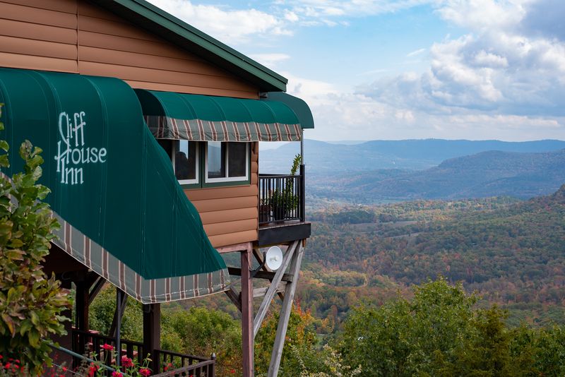 Cliff House Inn
