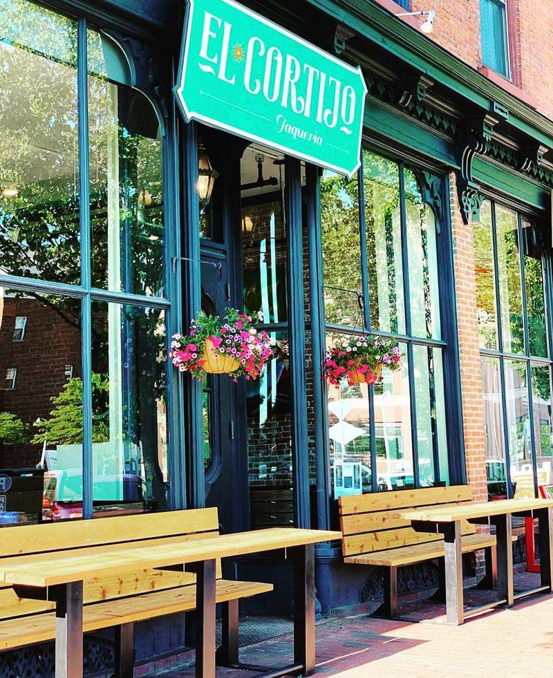Vermont: El Cortijo Taqueria Y Cantina