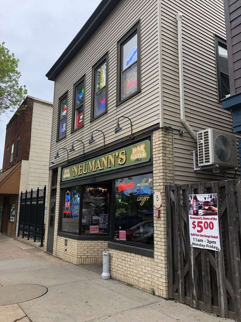 Neumann’s Bar