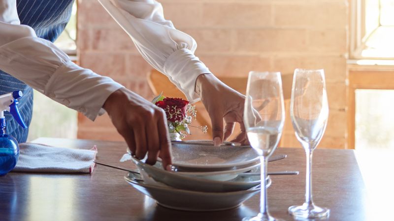 Stack Your Plates Only If You’re Sure How