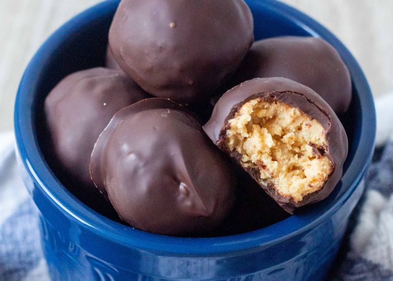 No-Bake Chocolate Peanut Butter Balls