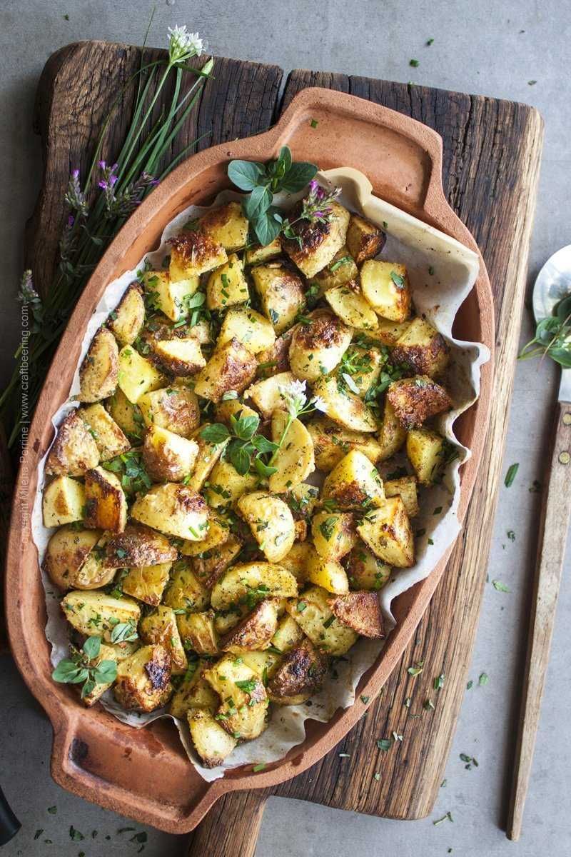 Crispy Roasted Potatoes with Garlic and Herbs