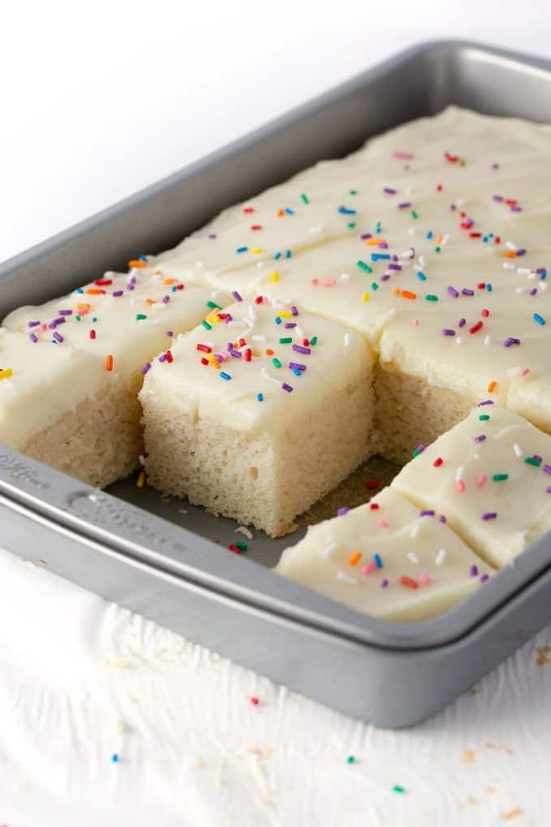 Dry Sheet Cakes with Canned Frosting