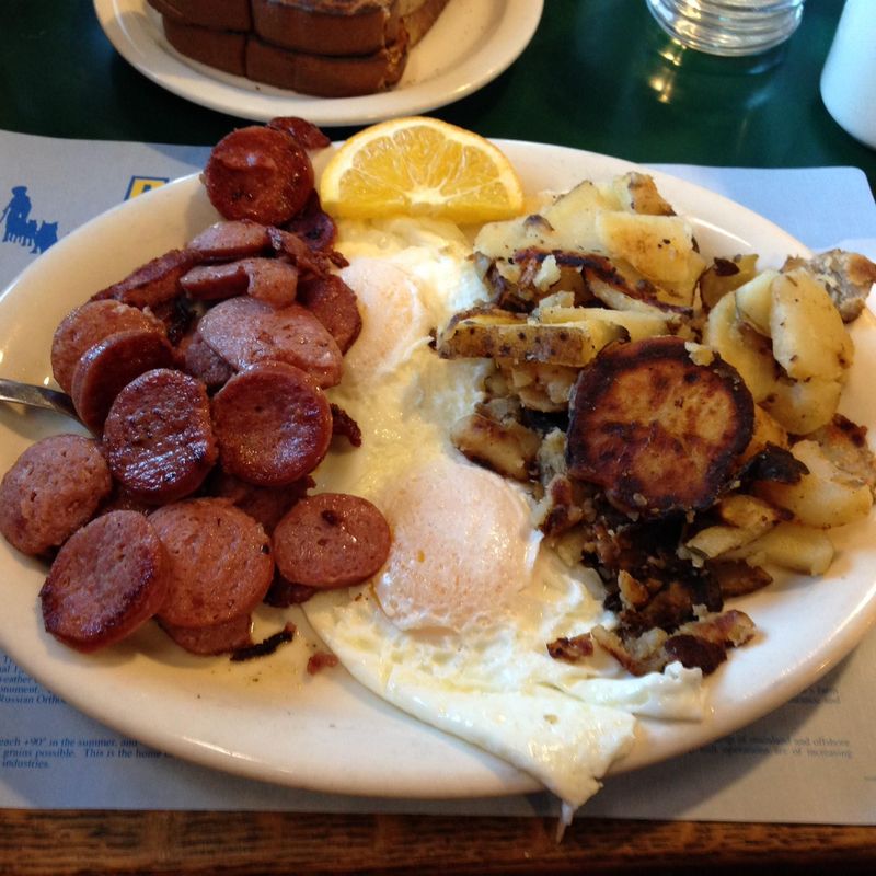 Alaska – Reindeer Sausage with Eggs