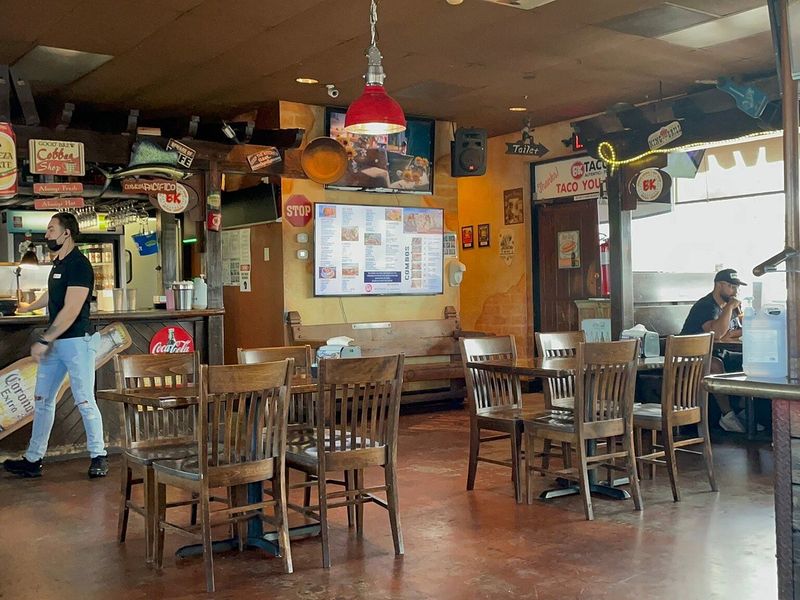 Arizona: Gus Balon’s Restaurant (Tucson)