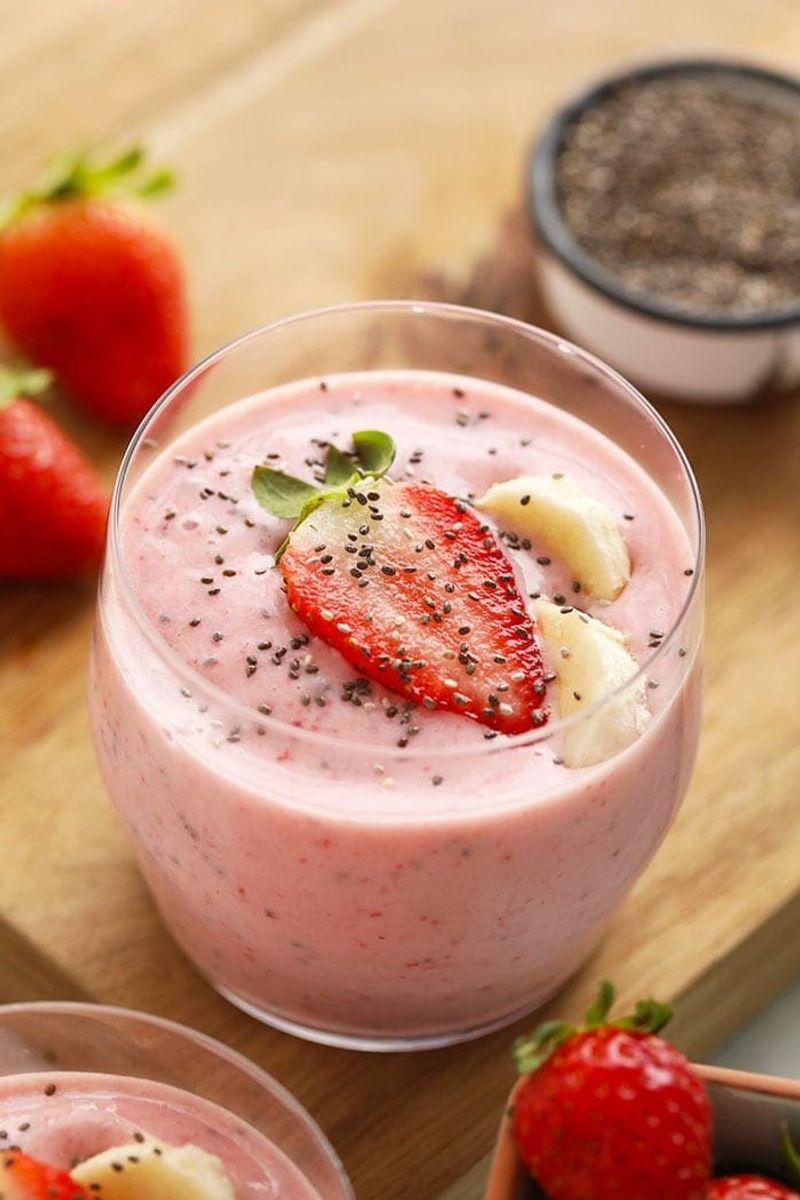 Strawberry Chia Smoothie