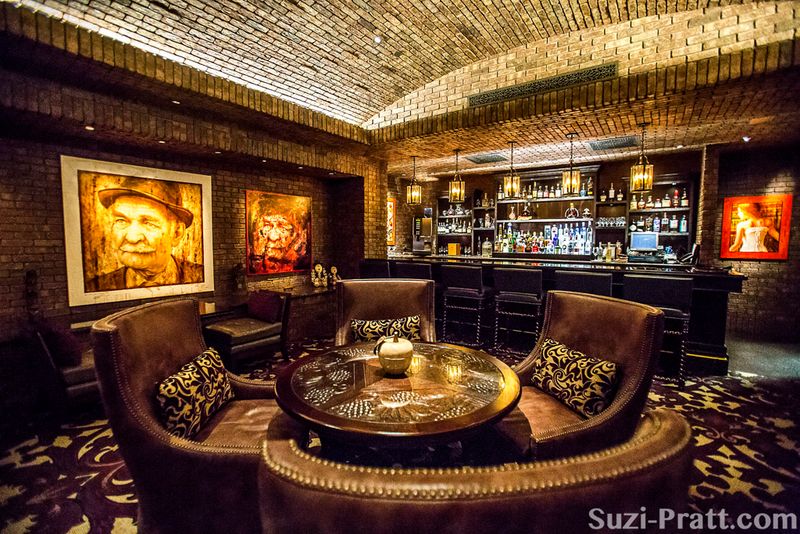 Vintage Cave Club – Honolulu, Hawaii