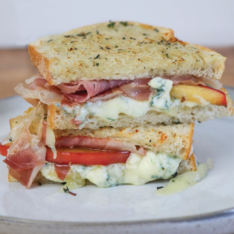 Blue Cheese and Apple Grilled Cheese Sandwich