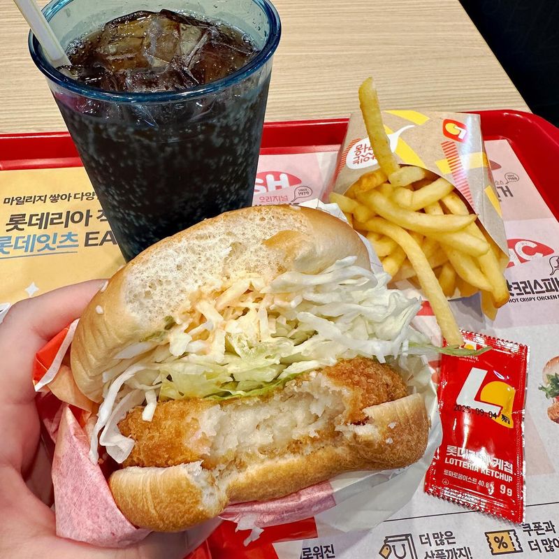 Lotteria’s Shrimp Burger (South Korea)