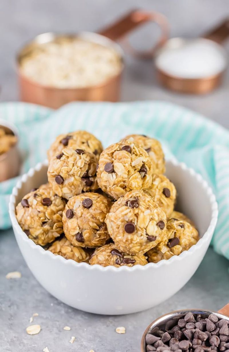 Peanut Butter Banana Energy Bites