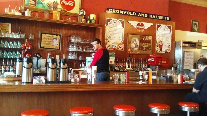 Broadway Bean & Bagel (Minot)