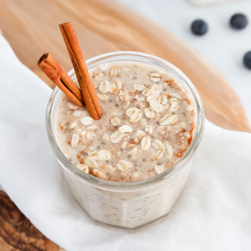 Cinnamon Roll Breakfast Smoothie