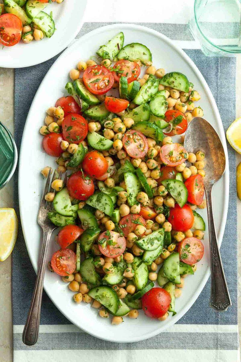 Chickpea Salad with Cucumbers and Dill
